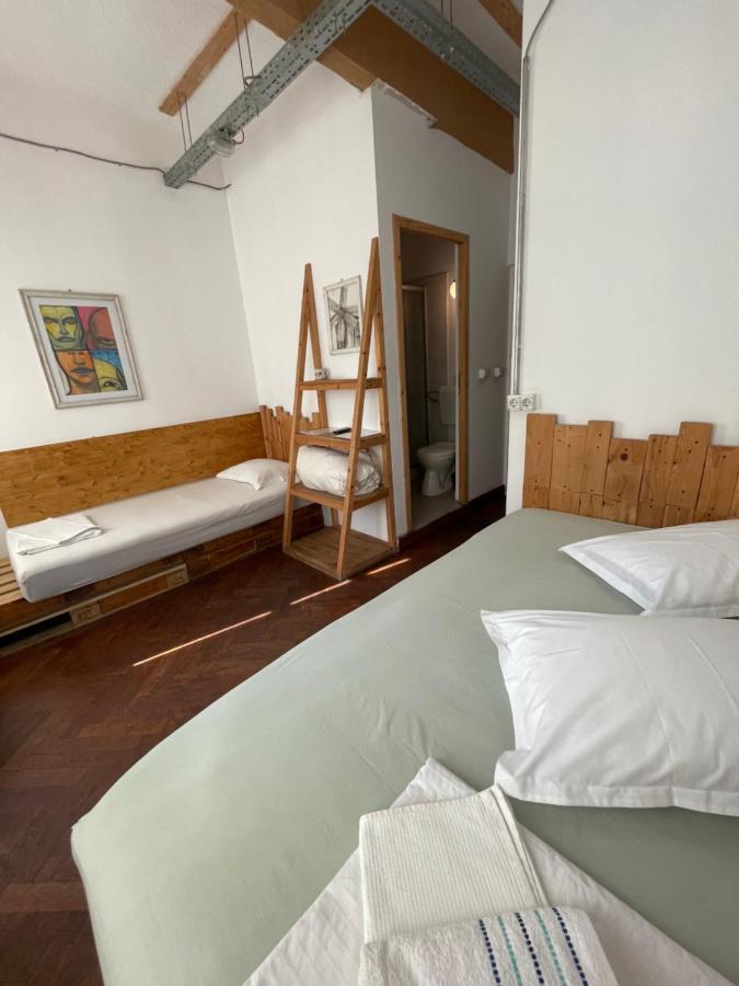 Victoria Poshtel Bucharest Hostel Exterior photo